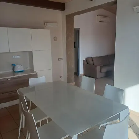 Pinkhouse * צ'יביטאנובה מארקה